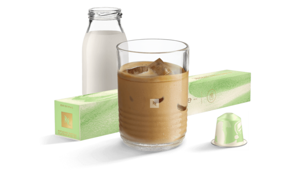 Pistachio Vanilla Flavour Over Ice